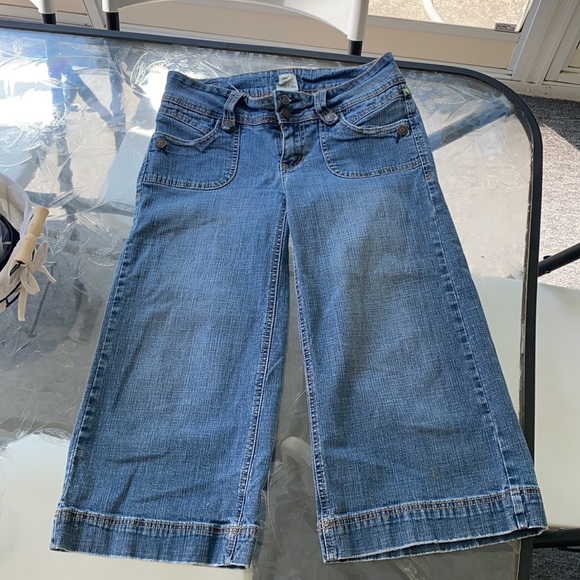 Jean capris - Picture 2 of 4